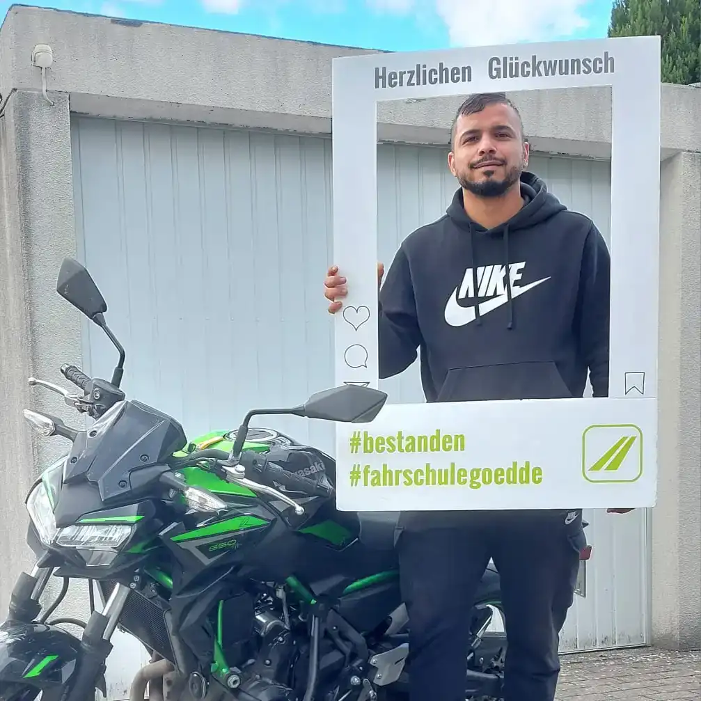 Herzlichen Glückwunsch Ramzi ! #bestanden #fahrschulegoedde#klasseA